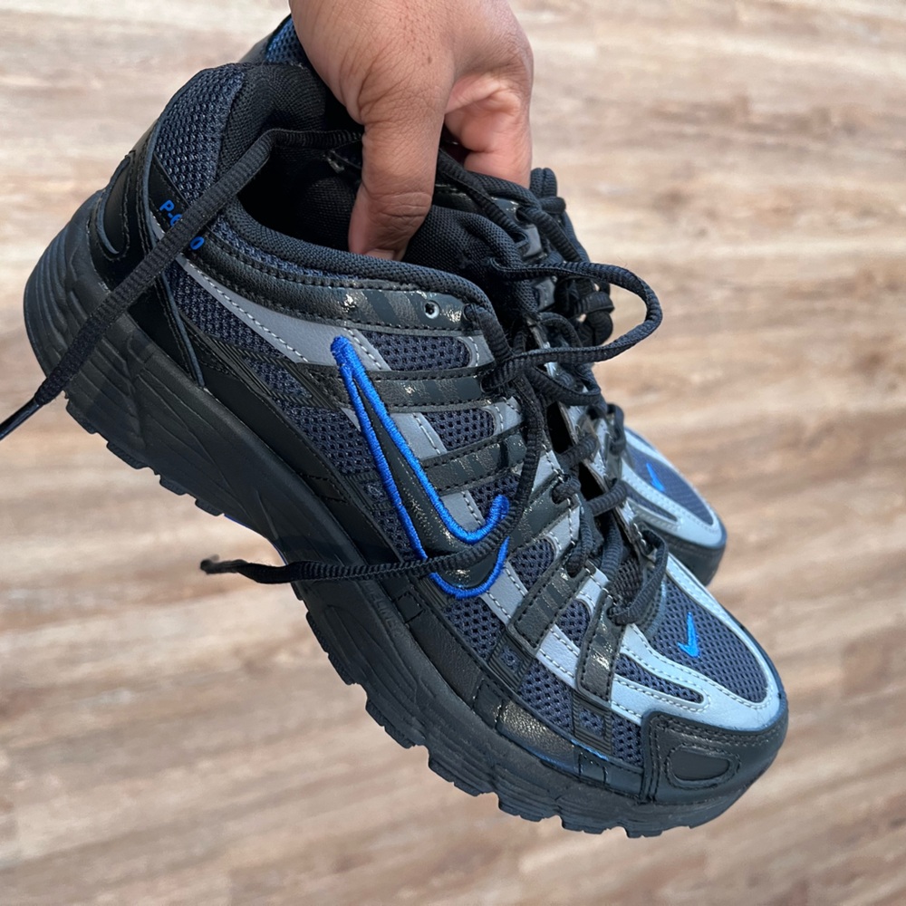 *BRAND NEW* Boys Grade School Nike P-6000